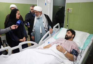حضور نمایندگان رهبر معظم انقلاب در منازل تعدادی از جانبازان سرافراز ️+ عکس