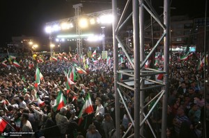 مردم میدان انقلاب در بدرقه تیم ملی به جام جهانی