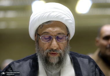 آملی لاریجانی: افزایش 20 درصدی حقوق کارگری در مقابل تورم 45 درصدی چاره‌ساز نیست؛ کارگران با این حقوق نیمی از مایحتاج خانواده را هم نمی‌توانند بدهند/ وضع اقتصادی مردم خوب نیست/ تورم بالا برای کشور مهلک است