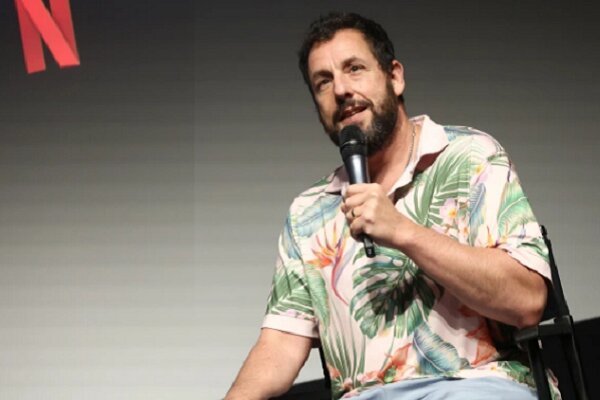 آدام سندلر جایزه استاد مدرن را می‌گیرد
