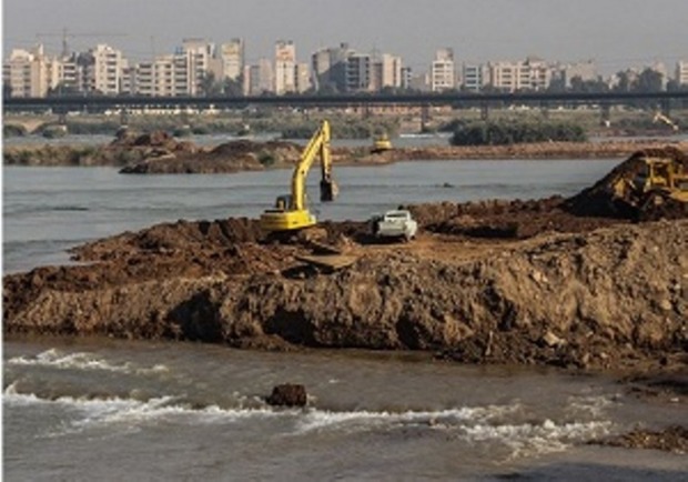 ساخت و سازهای غیرقانونی در ساحل بندرلنگه تخریب شد