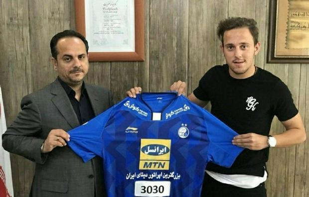 یک بازیکن جدید به استقلال تهران پیوست+ عکس