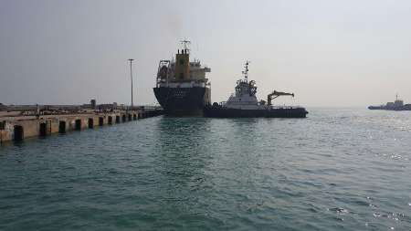 بزرگترین محموله حمل قیر صادراتی در بندر خلیج فارس بارگیری شد