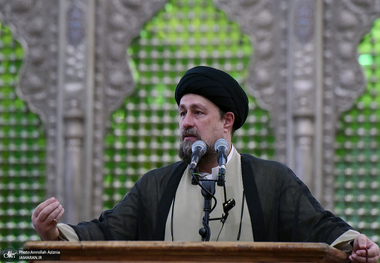 سید حسن خمینی: بسیاری مواقع انسان از حکام مناطق اسلامی خجالت می کشد؛  چقدر دنیا ارزش دارد که آنها به خاطر متاع دنیا با یک رژیم جنایتکار رابطه‌ برقرار می‌کنند؟!/ اولین کار جمهوری اسلامی بستن سفارت آن رژیم و تأسیس سفارت فلسطین بود