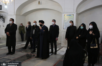 سید محمد خاتمی بر پیکر خواهر امام موسی صدر نماز خواند (1)