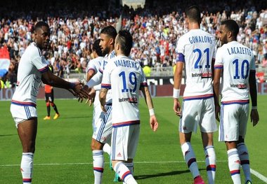 سیلوینیو سرمربی لیون شد
