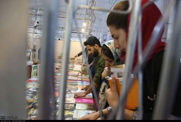کردستانی ها بیش از 15 میلیارد ریال کتاب از نمایشگاه خریدند
