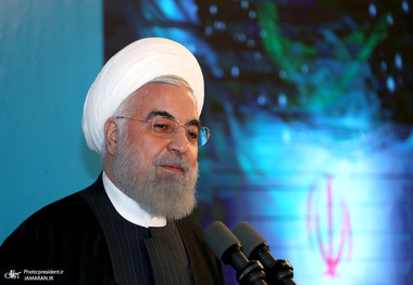 گلایه رئیس جمهور از احتکار ماسک و مواد بهداشتی پس از ورود ویروس کرونا به کشور