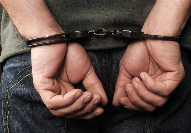 سارق وسایل خودرو و منزل با 24 فقره سرقت در کرج دستگیر شد