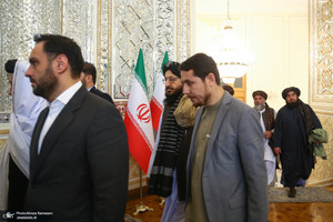 دیدار معاون اقتصادی نخست وزیر حکومت موقت افغانستان با وزیر امور خارجه