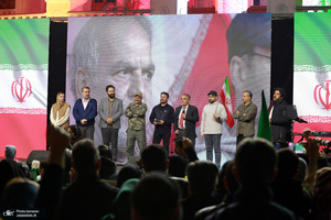 اجتماع پرشور مردم و هنرمندان در باغ فردوس