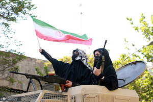 راهپیمایی دختران «جان‌فدای ایران»- ۲