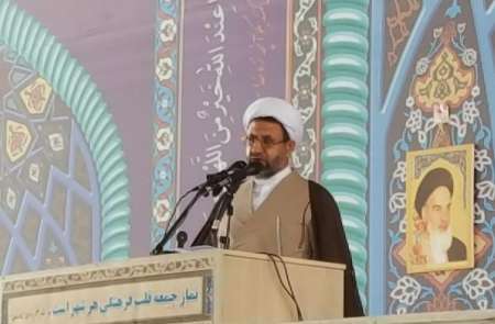 امام جمعه کیش از مشارکت مردم در امداد رسانی به زلزله زدگان غرب کشور قدردانی کرد