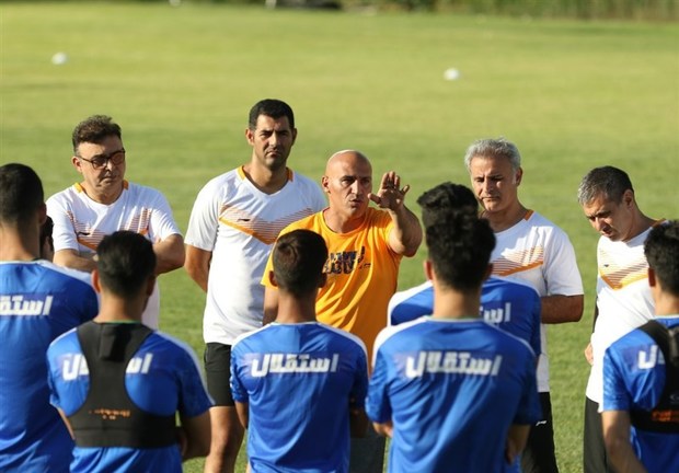 نوازی به کادر فنی استقلال اضافه شد