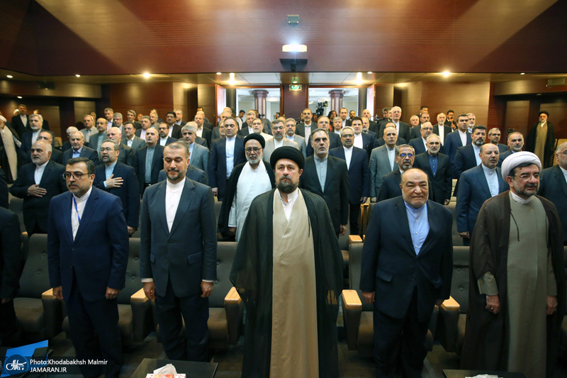 تجدید میثاق وزیر ، معاونان ومسئولان وزارت خارجه با آرمان های حضرت امام (س)