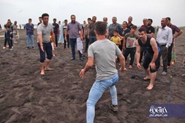 مسابقات محلی کبدی در ساحل سحرخیز محله لاهیجان برگزار شد   تصاویر