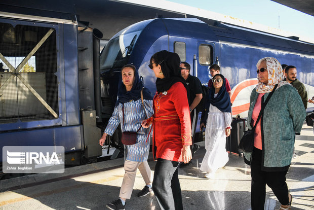 قطار رایگان گردشگری تبریز - جلفا روزانه ۸۰۰ نفر را جابجا می‌کند
