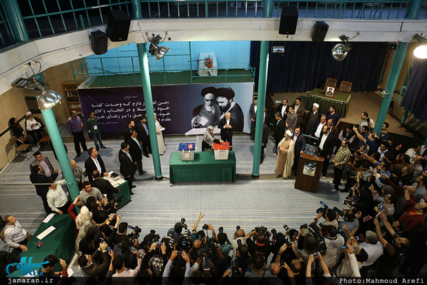 بازتاب گسترده انتخابات 96 در رسانه های بین المللی/ صف های طولانی رای گیری/ حضور چشمگیر ایرانی ها در انتخابات/ یک انتخابات حساس/ میزان مشارکت بالا است 