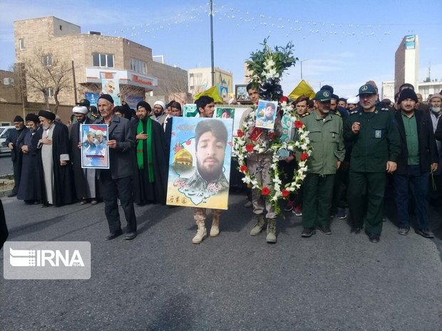 پیکر شهید مدافع حرم در سمنان تشییع و خاکسپاری شد