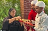 مراسم برافراشتن پرچم عزا به مناسبت آغاز محرم توسط هندوها در پنجاب، هند. (9)