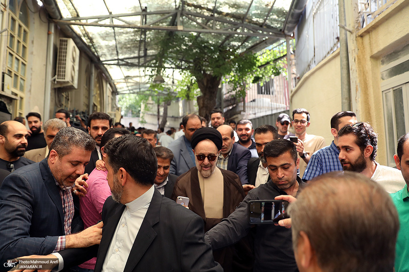 حضور سید محمد خاتمی در مرحله دوم انتخابات ریاست جمهوری چهاردهم