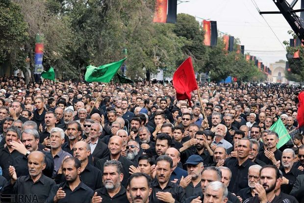 شور دلدادگان حسینی در قزوین به یاد عملدار دشت کربلا