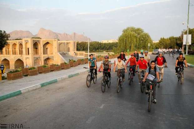 دوچرخه در اختیار شهروندان کم برخوردار اصفهان قرار می گیرد