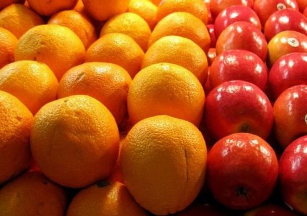 1034 تن میوه تنظیم بازار در قم توزیع شد