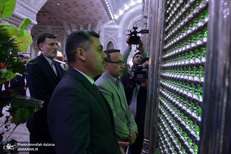 ادای احترام هیات جوانان کشور آذربایجان و هیات جوانان وزارت ورزش و جوانان ایران به آرمان های حضرت امام(س)