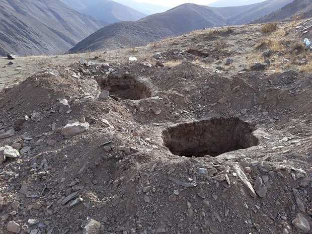 حفاری غیرمجاز در ارتفاعات چشمه سبز گلمکان