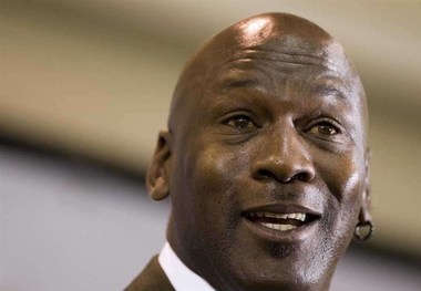 فروش پیراهن مایکل جردن به قیمت ۲۱۶ هزار دلار+ عکس
