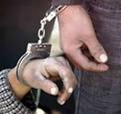 دستگیری سارقان حرفه ای با50 فقره سرقت وسایل داخل خودرو در کرج
