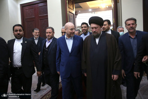 تجدید میثاق رئیس و جمعی از نمایندگان مجلس شورای اسلامی با آرمان‌های امام خمینی(س)-2