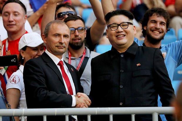 بدل «اون» و «پوتین» در ورزشگاه سامارا آرنا برای تماشای جام جهانی