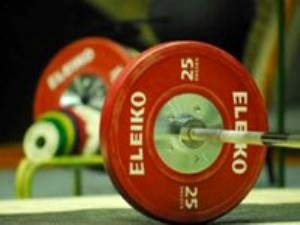 مسابقات وزنه‌برداری دانشجویان کشور در اردبیل آغاز شد