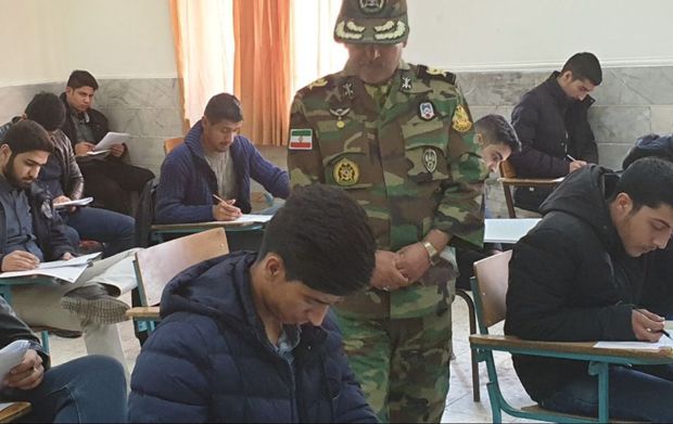 آزمون ورودی دانشگاههای افسری ارتش در مشهد برگزار شد