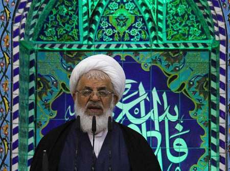 امام جمعه یزد: دشمن از موفقیت های ایران، عصبانی است
