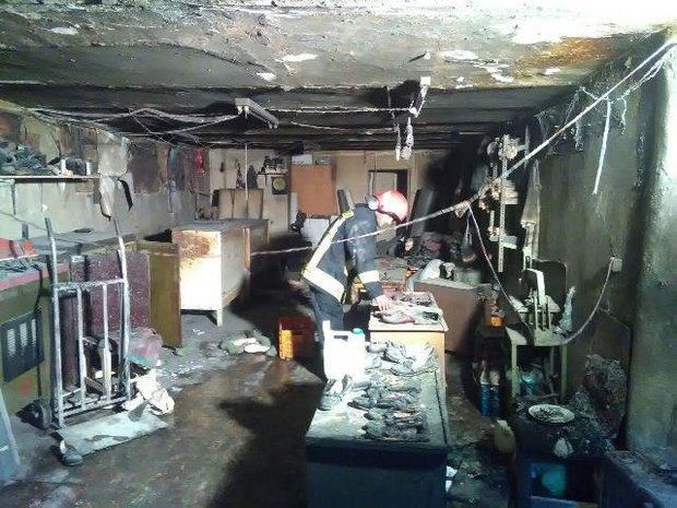 تعداد مصدومان حادثه آتش سوزی در کارگاه تولیدی کفش به ۶ نفر رسید