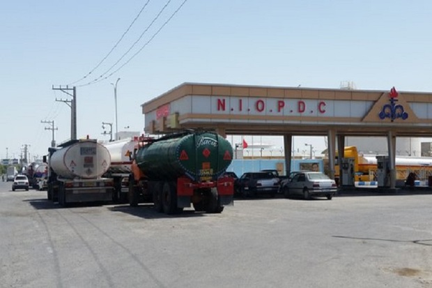 سهمیه صادرات سوخت مرزنشینان آذربایجان غربی 12میلیون لیتر است