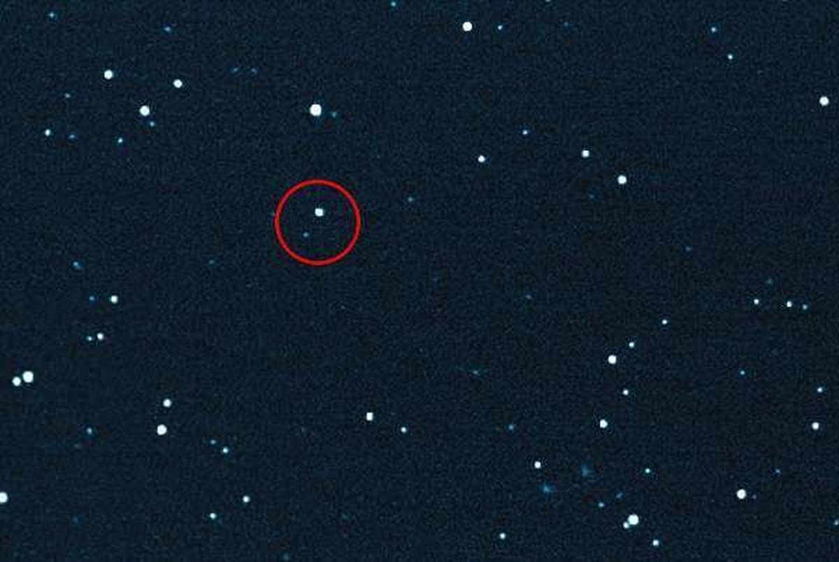رد شدن سیارکی از کنار زمین+ عکس