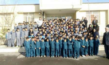 وزیر آموزش و پرورش از یک مرکز آموزشی در نطنز بازدید کرد