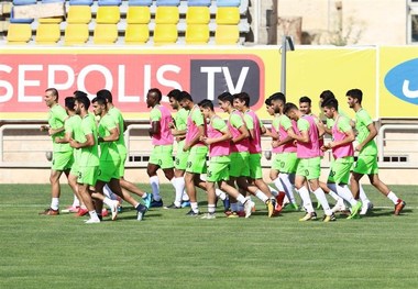 باقری به بازیکنان تذکر داد/  اولین حضور بازیکن ملی‌پوش در تمرین پرسپولیس
