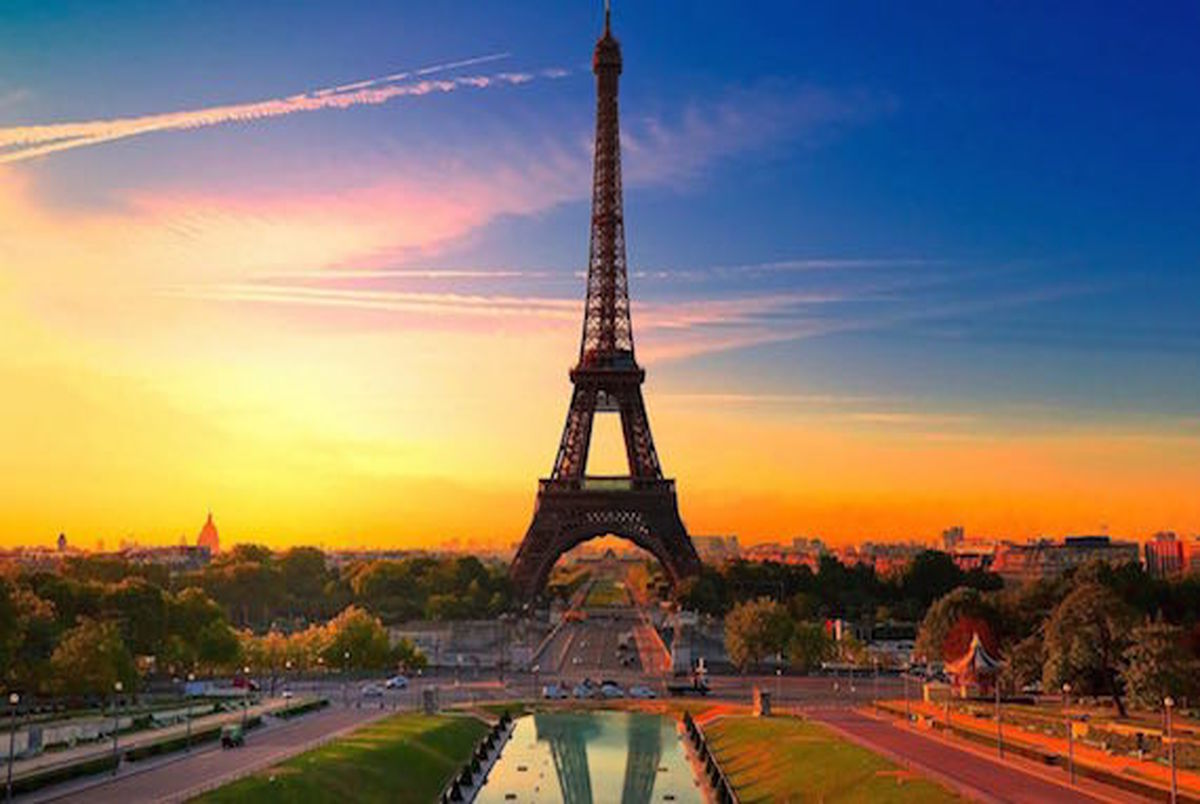 تندیس فردوسی در پاریس نسب می شود