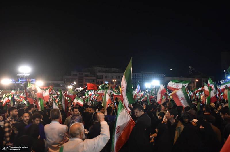 پنجاه و هشتمین اجتماع پر شور مردم در میدان انقلاب