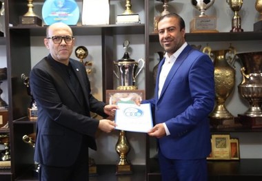 چرا حکم معاون باشگاه استقلال به صورت رسمی اعلام نشده؟ + عکس
