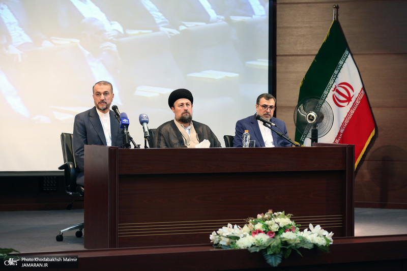 تجدید میثاق وزیر ، معاونان ومسئولان وزارت خارجه با آرمان های حضرت امام (س)