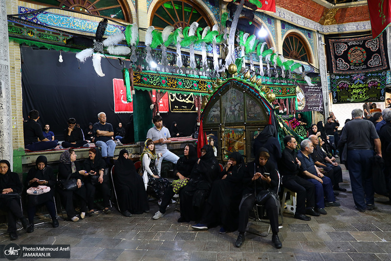 آیین سنتی نخل گردانی و عزاداری ظهر عاشورا در تکیه بزرگ تجریش