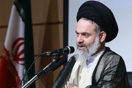 حسینی بوشهری: روحانیت فدایی انقلاب و همیشه در صحنه حاضر است