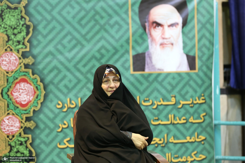 دیدار جمعی از خواهران نخبه عراقی با دکتر فاطمه طباطبایی در جماران