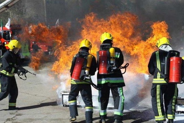 آتش سوزی  انبار شال و روسری در پاساژ جعفری تهران مهار شد